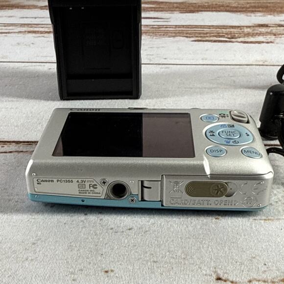 Canon PowerShot Digital ELPH SD1200 IS 10.0MP 3x Zoom Teal Won’t Power On - Picture 6 of 6